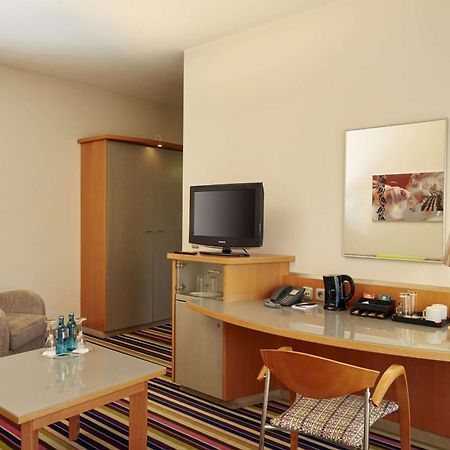H+ Hotel Koeln Гюрт Екстер'єр фото