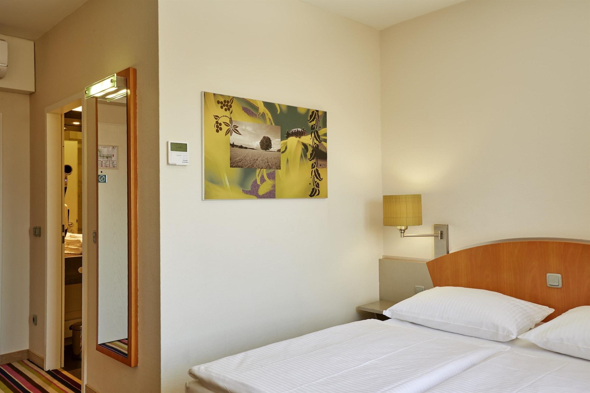 H+ Hotel Koeln Гюрт Екстер'єр фото