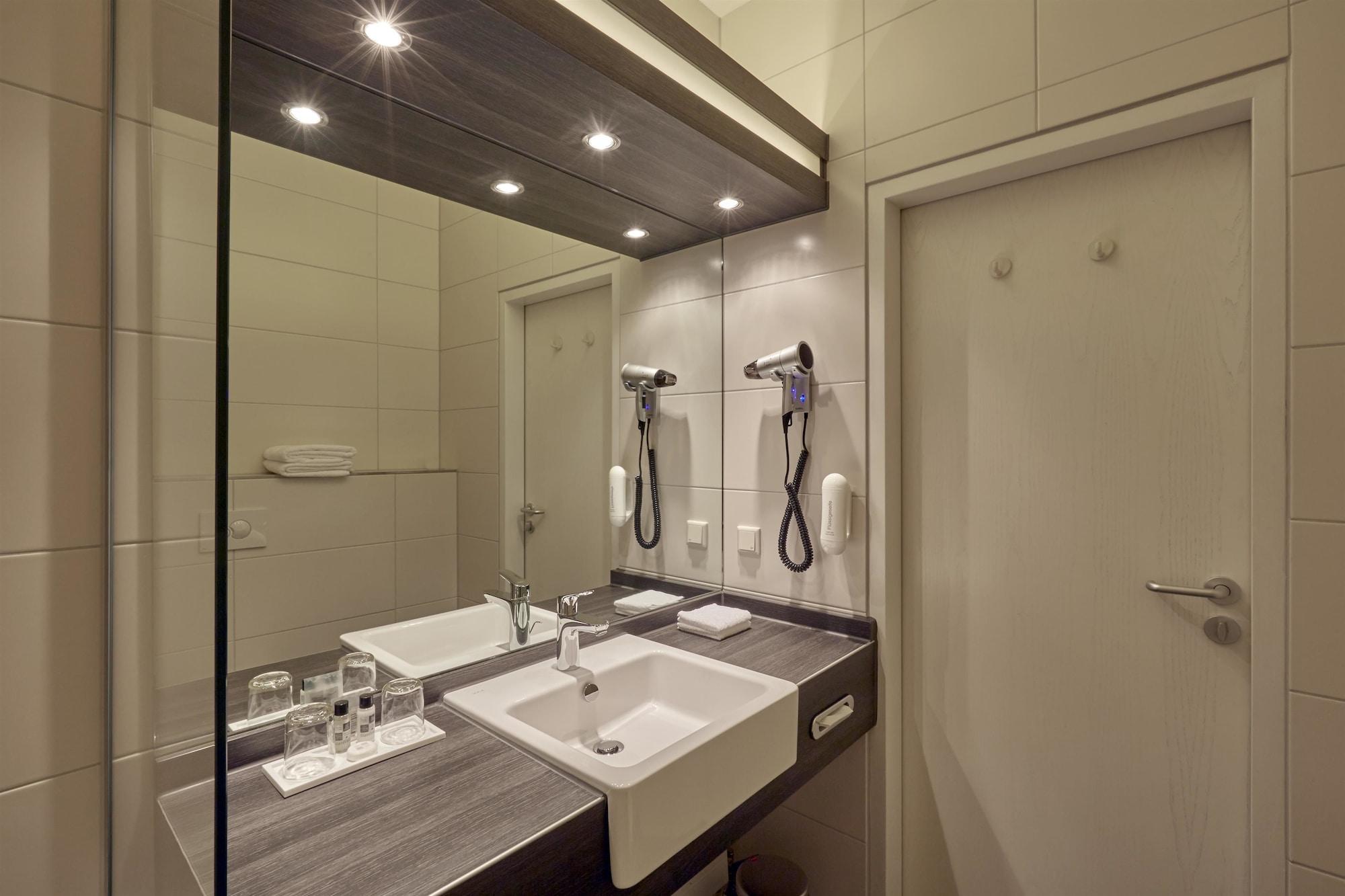 H+ Hotel Koeln Гюрт Екстер'єр фото