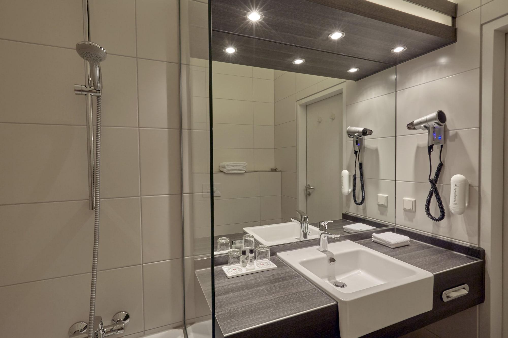 H+ Hotel Koeln Гюрт Екстер'єр фото