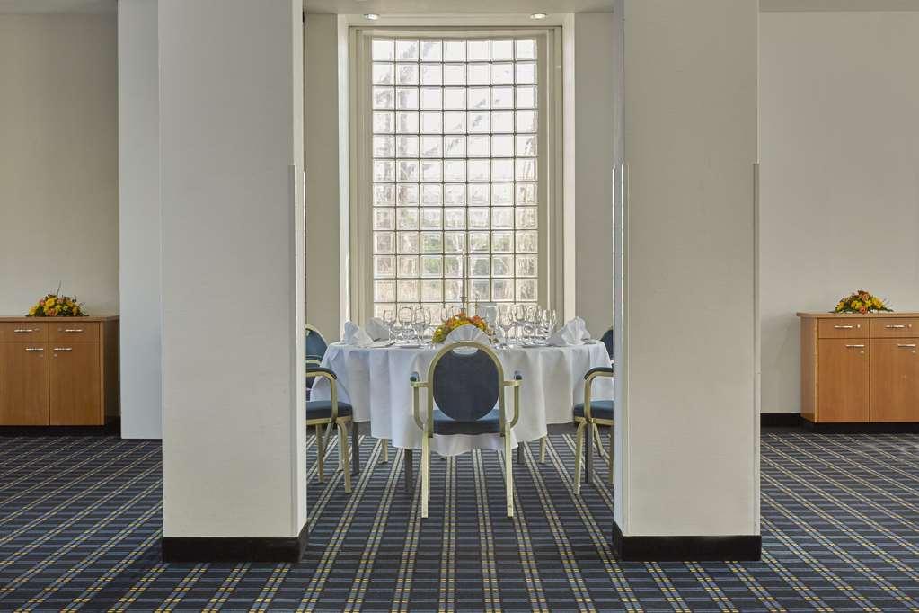 H+ Hotel Koeln Гюрт Зручності фото