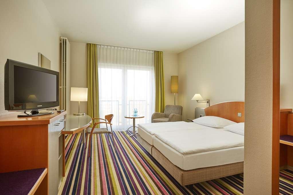 H+ Hotel Koeln Гюрт Номер фото