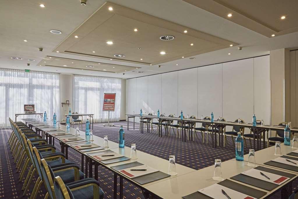 H+ Hotel Koeln Гюрт Зручності фото